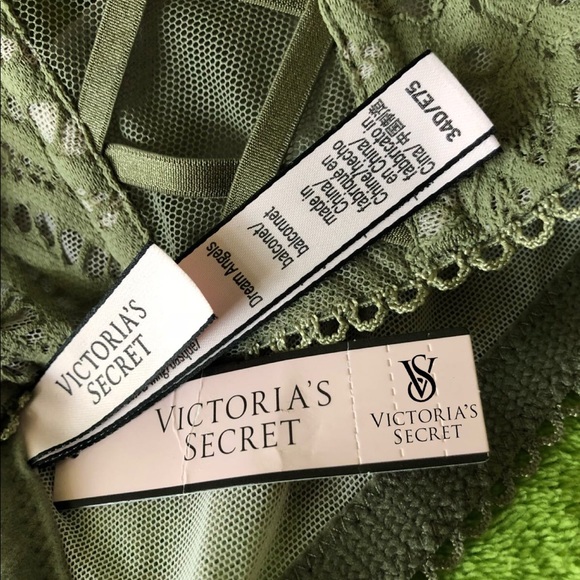 NWT Victoria’s Secret Bra & Panty Set - Picture 6 of 8